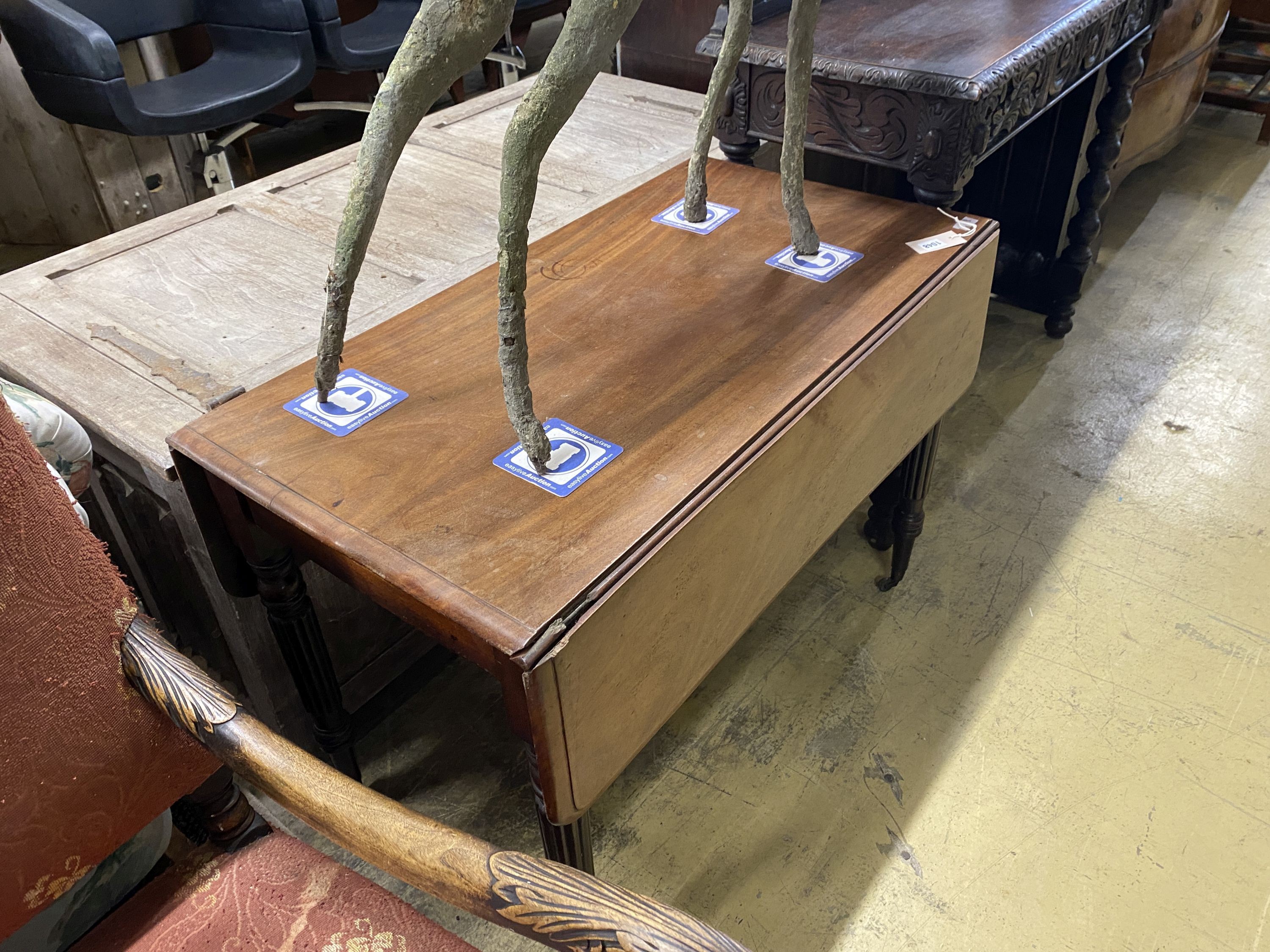 A Regency mahogany Pembroke table, width 96cm, depth 51cm, height 70cm